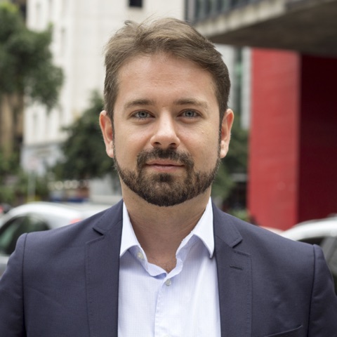 Portrait of Dr. Davi Moreira